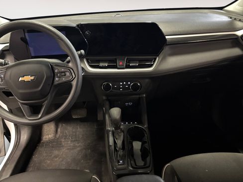 Used 2024 Chevrolet TrailBlazer LS w/ LS Convenience Package image 11