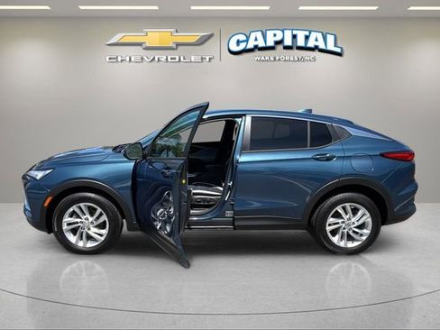 Used 2024 Buick Envista Preferred w/ Convenience I Package FWD image 9