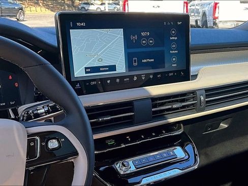 New 2026 Lincoln Corsair Premiere image 7