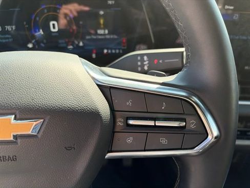 Used 2026 Chevrolet Equinox LT FWD image 6
