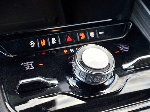 Used 2024 Jeep Wagoneer Series III image 27