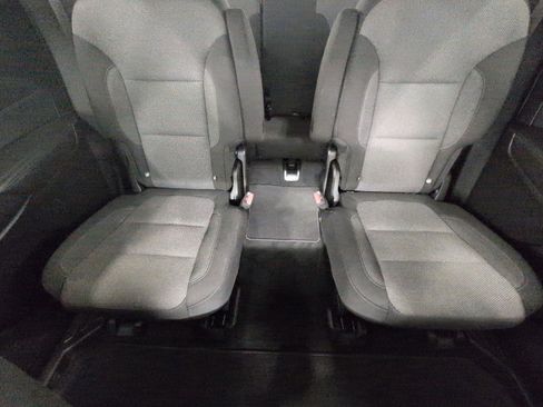 Used 2023 Chevrolet Traverse LT w/ Rear Camera Mirror Package AWD/4WD image 24
