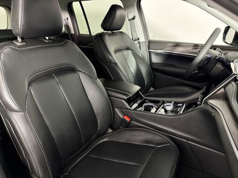 Used 2022 Jeep Grand Cherokee Limited 4xe image 36