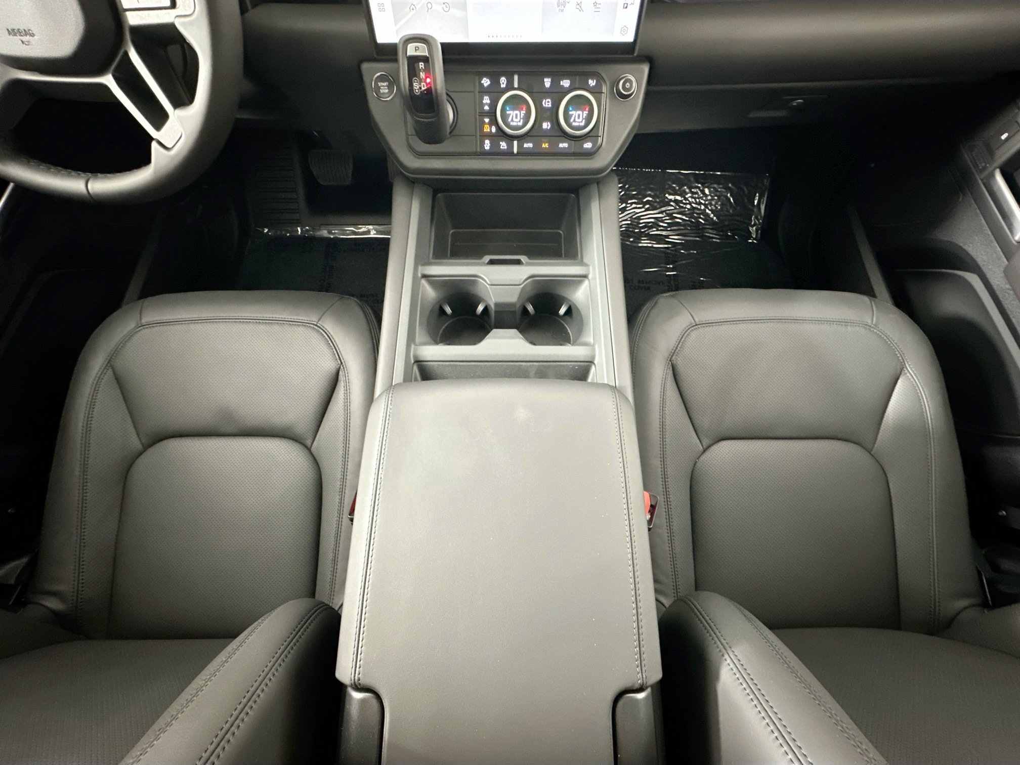 Used 2026 Land Rover Defender 130 X-Dynamic SE AWD/4WD image 22