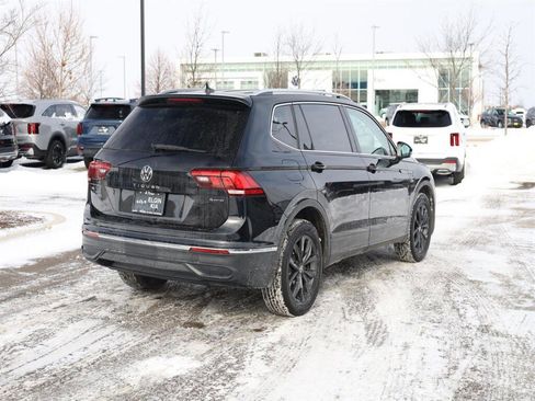 Used 2024 Volkswagen Tiguan SE image 5