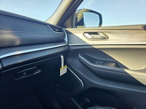 New 2025 Jeep Grand Cherokee L Limited w/ Black Appearance Package image 24