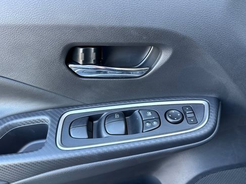 New 2025 Nissan Versa SR w/ Trunk Package image 8