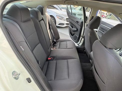 Used 2023 Nissan Altima 2.5 SV FWD image 17