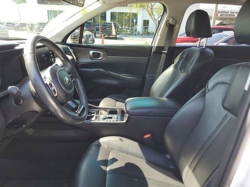 Used 2021 Kia Sorento EX w/ Panoramic Sunroof Package image 18