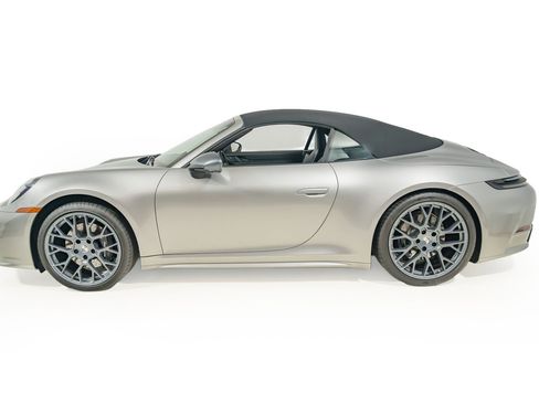 Used 2026 Porsche 911 Carrera T w/ Sportdesign Package RWD image 3