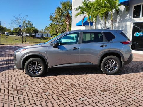 Used 2023 Nissan Rogue S AWD/4WD image 2