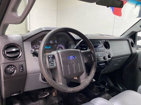 Used 2015 Ford F550 2WD Regular Cab Super Duty image 13