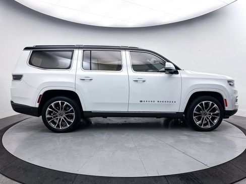 Used 2022 Jeep Grand Wagoneer Series III w/ Flexible Seating Group image 43