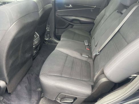 Used 2017 Kia Sorento L FWD image 10