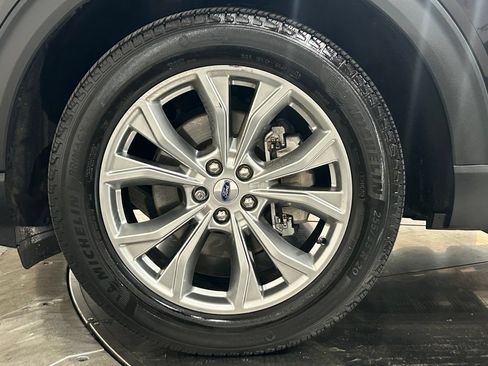 Used 2023 Ford Explorer XLT w/ Equipment Group 202A AWD/4WD image 26