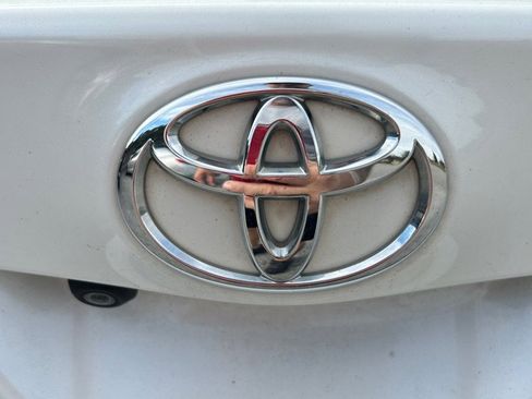 Used 2018 Toyota Corolla iM image 17