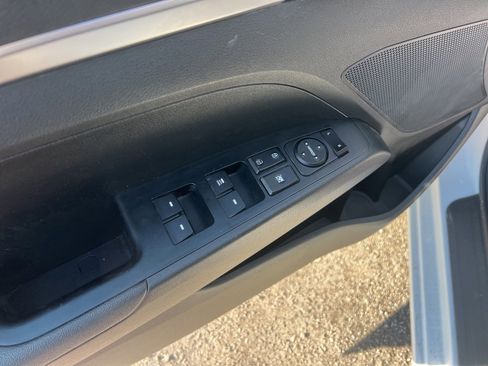 Used 2019 Hyundai Elantra SE w/ Cargo Package image 9