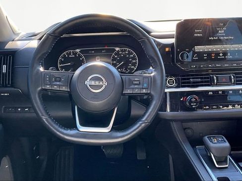 Used 2024 Nissan Pathfinder SL w/ SL Premium Package image 8