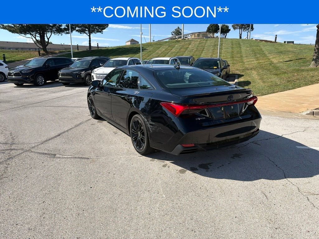 Used 2022 Toyota Avalon XSE FWD image 9