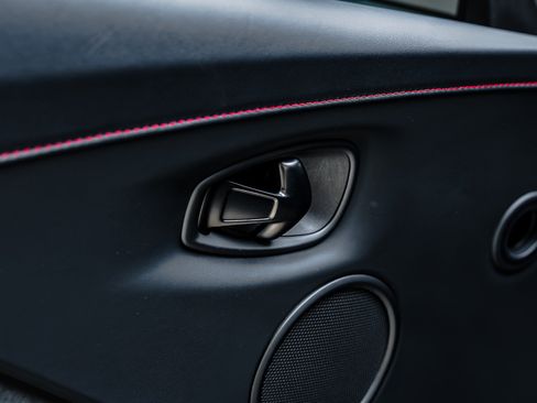 Used 2023 Aston Martin V8 Vantage Coupe RWD image 36