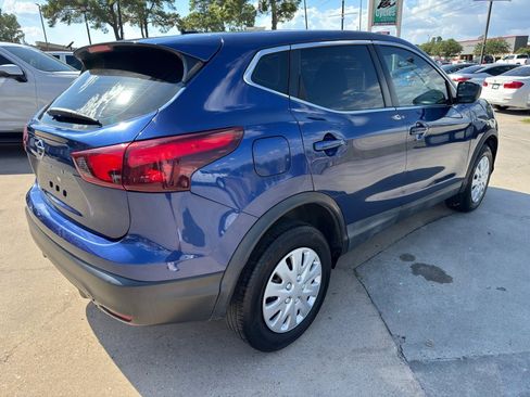Used 2019 Nissan Rogue Sport S image 11