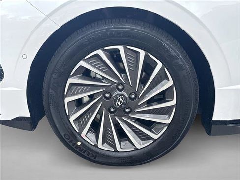 Used 2025 Hyundai Sonata Limited image 10