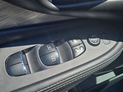 Used 2018 Nissan Murano Platinum image 16