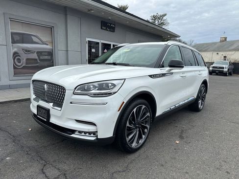 Used 2020 Lincoln Aviator Reserve w/ Equipment Group 202A image 3