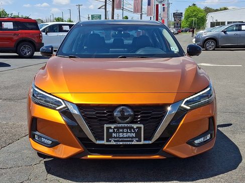 Used 2023 Nissan Sentra SR w/ SR Premium Package FWD image 2