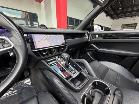 Used 2021 Porsche Cayenne AWD/4WD image 29
