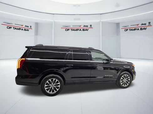Used 2025 Ford Expedition Max Platinum AWD/4WD image 7