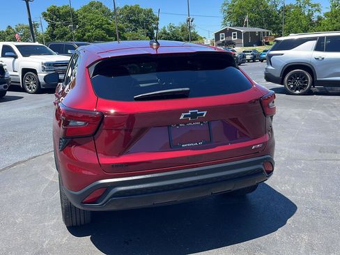 Used 2024 Chevrolet Trax RS w/ Driver Confidence Package FWD image 4