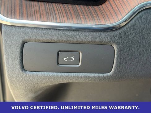 Certified 2023 Volvo XC60 B5 Plus AWD/4WD image 20
