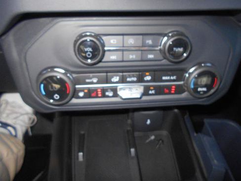 Certified 2025 Ford Bronco Badlands AWD/4WD image 13