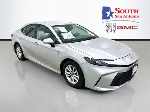 Used 2025 Toyota Camry LE FWD image 1