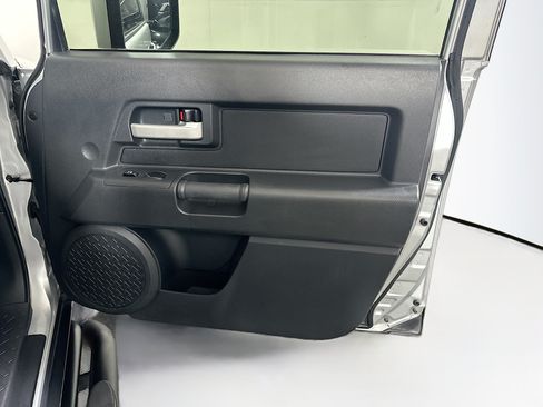 Used 2007 Toyota FJ Cruiser 2WD image 26