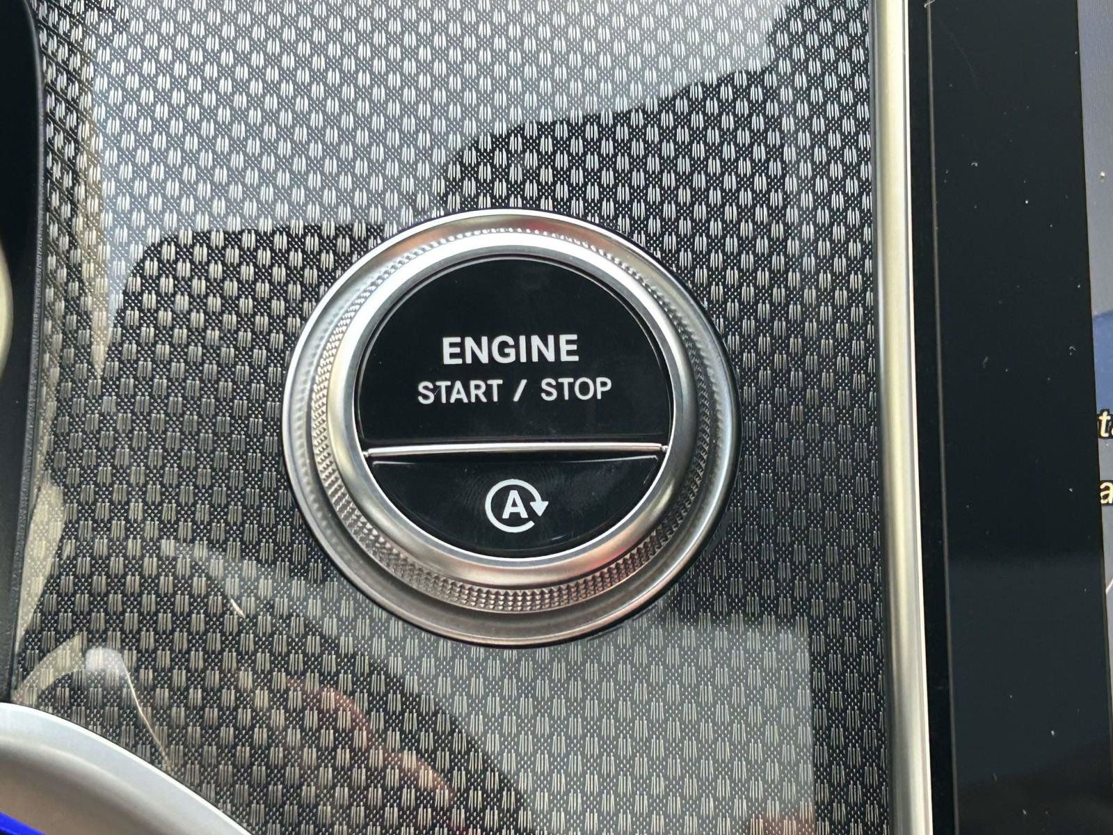 Certified 2025 Mercedes-Benz GLC 300 4MATIC image 34