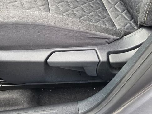Used 2025 Nissan Kicks SV FWD image 18