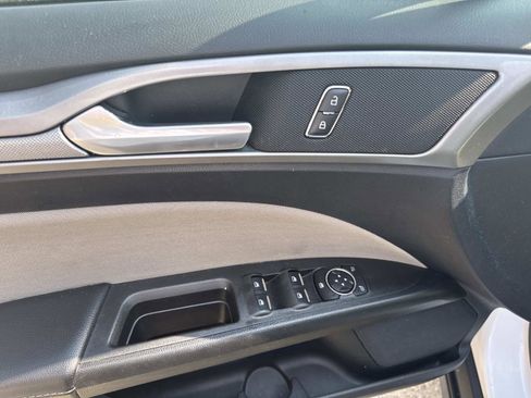 Used 2020 Ford Fusion S image 19