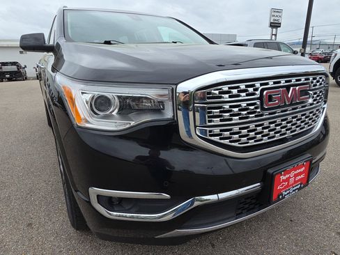 Used 2019 GMC Acadia Denali w/ Technology Package FWD image 11