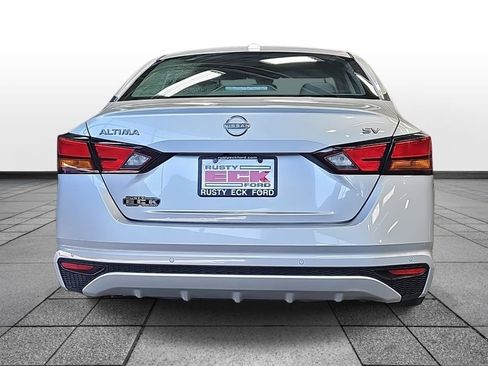 Used 2024 Nissan Altima 2.5 SV image 6
