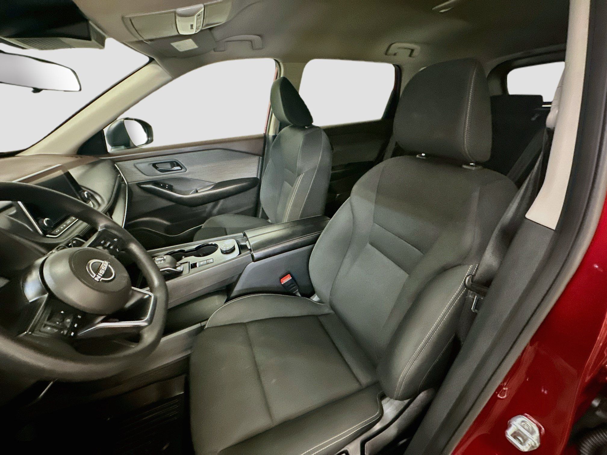 Used 2023 Nissan Rogue S AWD/4WD image 13