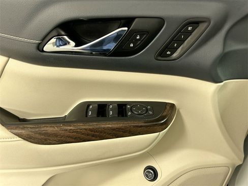 Used 2021 GMC Acadia Denali w/ Trailering Package image 10