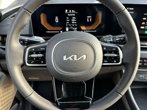 New 2026 Kia Carnival image 21