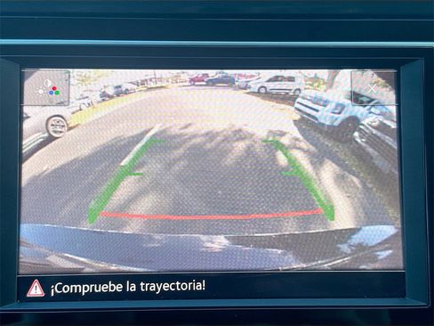 Used 2018 Volkswagen Tiguan S image 14