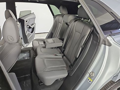 Used 2023 Audi Q8 Premium Plus w/ Premium Plus Package image 21