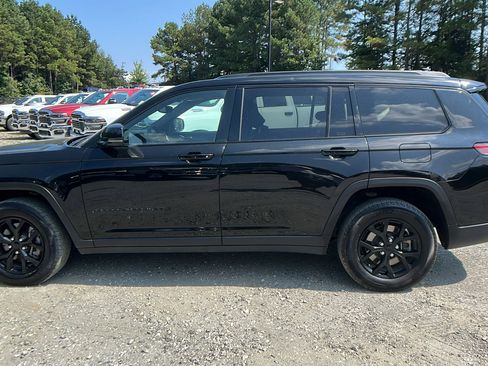 Used 2024 Jeep Grand Cherokee L Laredo image 11