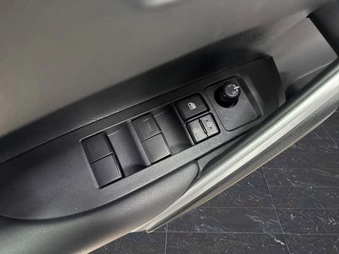 Used 2024 Toyota Corolla Cross SE image 25