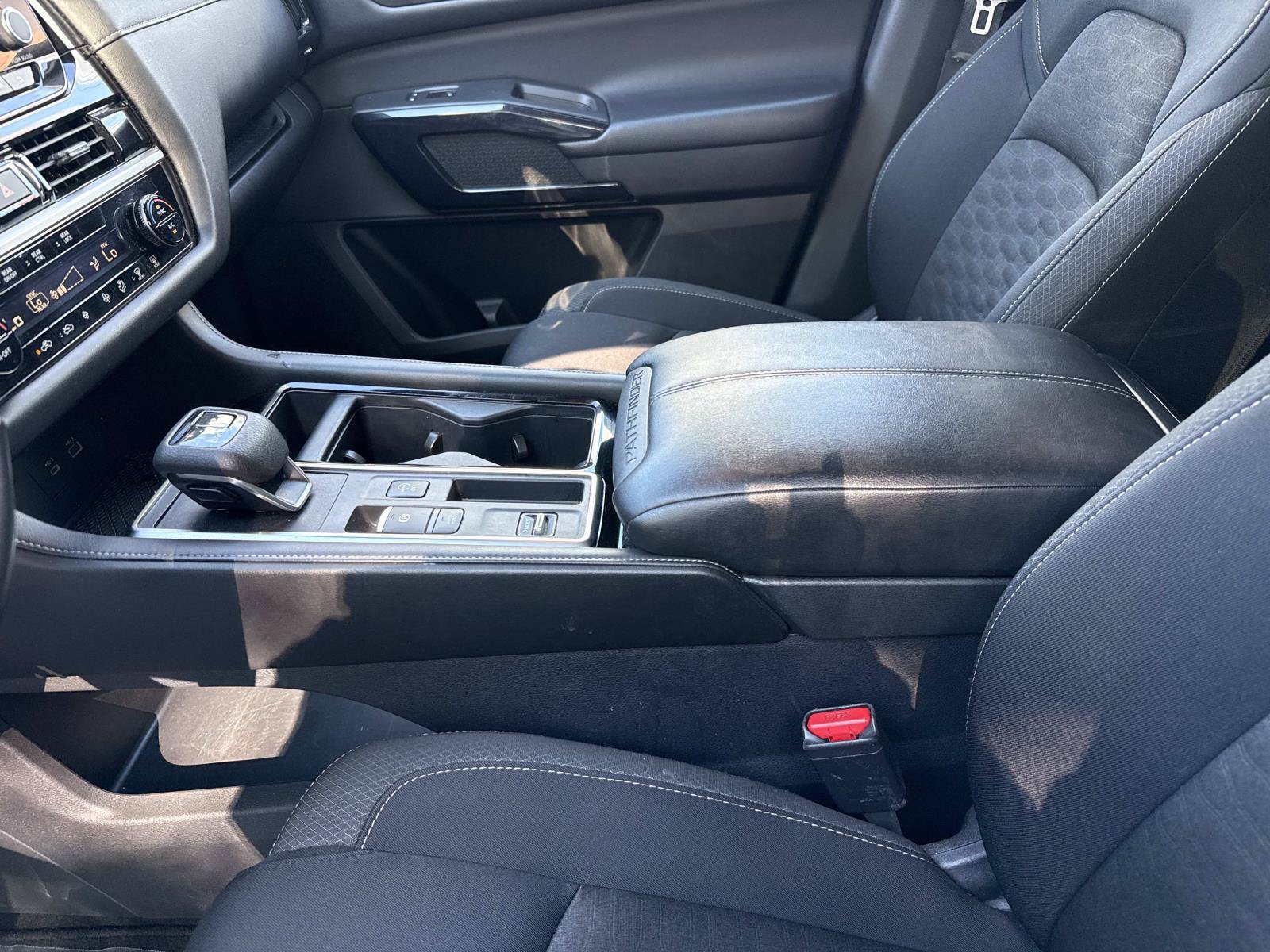 Used 2024 Nissan Pathfinder SV FWD image 21