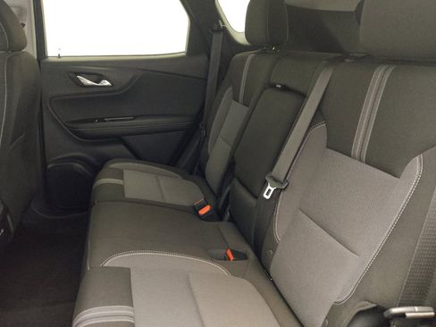 Used 2025 Chevrolet Blazer LT FWD image 18